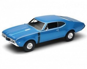 Kovinski avtomobil 1968...