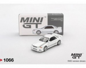 Mini GT Nissan Skyline GT-R...