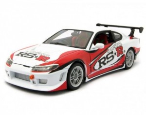 Kovinski avtomobil Nissan...