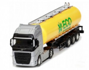 Welly kamion s prikolico 1:64