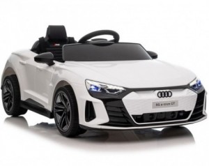 Avto na akumulator Audi...
