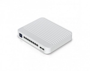 Stikalo 8-port Ubiquiti...