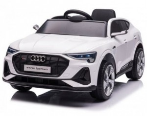 Avto na akumulator Audi...