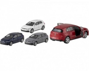 Kovinski avtomobil Golf 8...