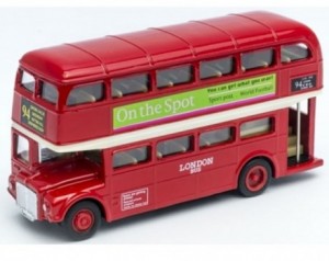 Kovinski model avtobus...